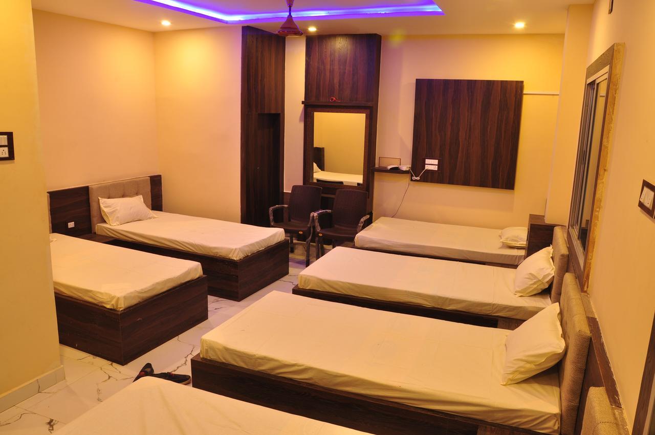 Hotel Golden Inn Balangir Bagian luar foto