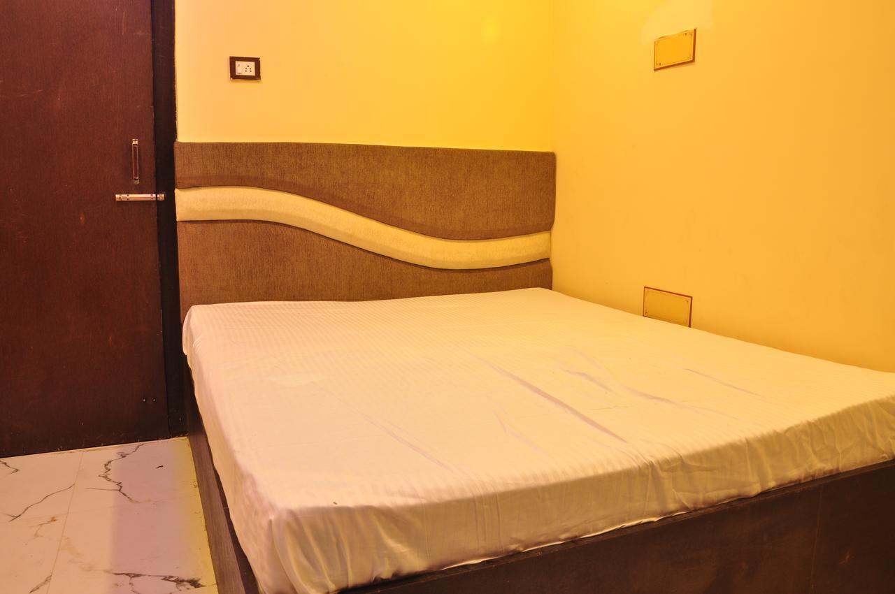 Hotel Golden Inn Balangir Bagian luar foto